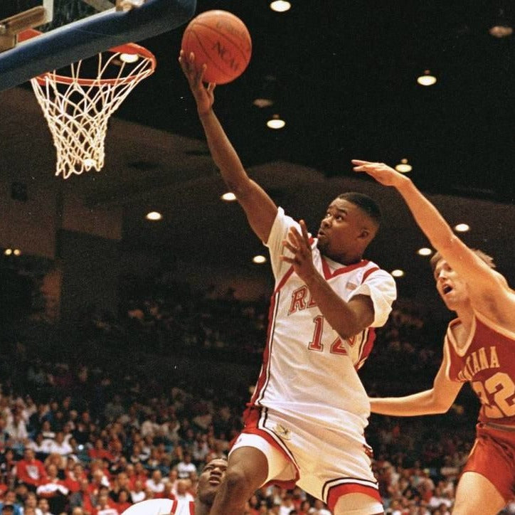 Anderson Hunt playing basketball